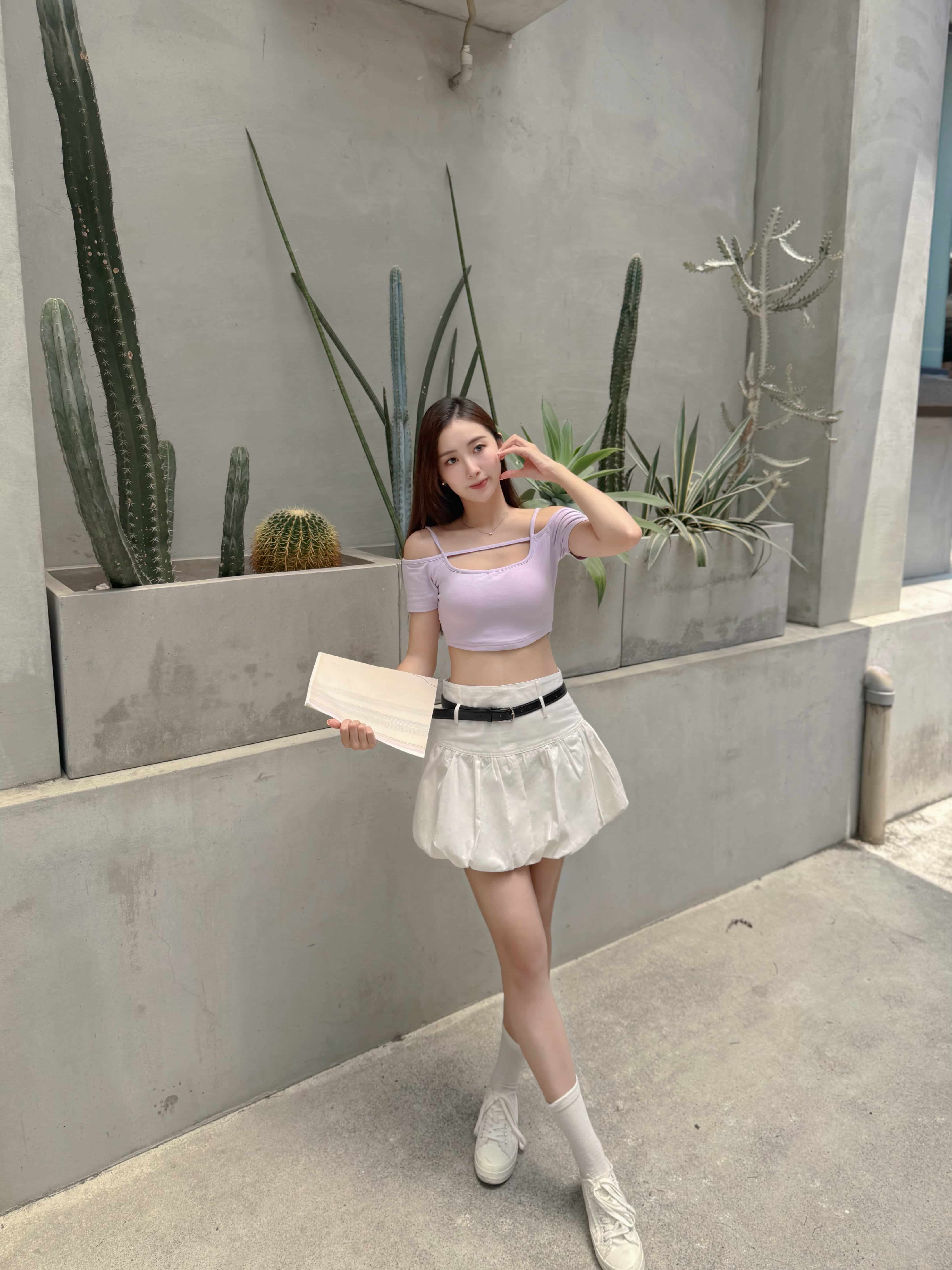 {"ARInfo":{"IsUseAR":false},"Version":"1.0.0","MakeupInfo":{"IsUseMakeup":false},"FaceliftInfo":{"IsChangeEyeLift":false,"IsChangeFacelift":false,"IsChangePostureLift":false,"IsChangeNose":false,"IsChangeFaceChin":false,"IsChangeMouth":false,"IsChangeThinFace":true},"BeautyInfo":{"IsAIBeauty":false,"OldBeautyCount":1,"IsSharpen":false,"SwitchMedicatedAcne":false,"IsBrightEyes":false,"IsOldBeauty":false,"IsReduceBlackEyes":false},"HandlerInfo":{"AppName":2},"FilterInfo":{"IsUseFilter":false}}