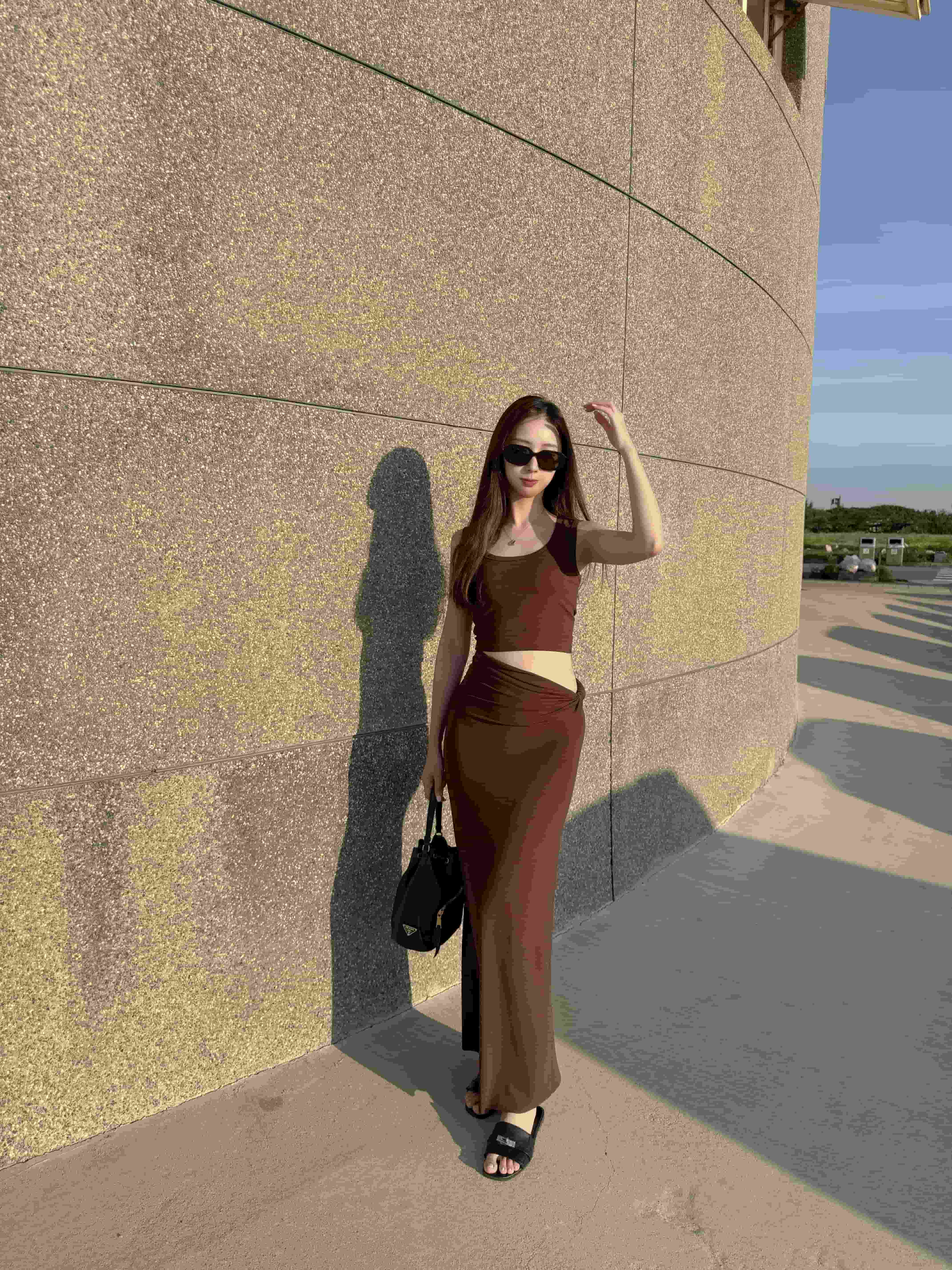 {"ARInfo":{"IsUseAR":false},"Version":"1.0.0","MakeupInfo":{"IsUseMakeup":false},"FaceliftInfo":{"IsChangeEyeLift":false,"IsChangeFacelift":false,"IsChangePostureLift":false,"IsChangeNose":false,"IsChangeFaceChin":false,"IsChangeMouth":false,"IsChangeThinFace":true},"BeautyInfo":{"IsAIBeauty":false,"OldBeautyCount":1,"IsSharpen":false,"SwitchMedicatedAcne":false,"IsBrightEyes":false,"IsOldBeauty":false,"IsReduceBlackEyes":false},"HandlerInfo":{"AppName":2},"FilterInfo":{"IsUseFilter":false}}