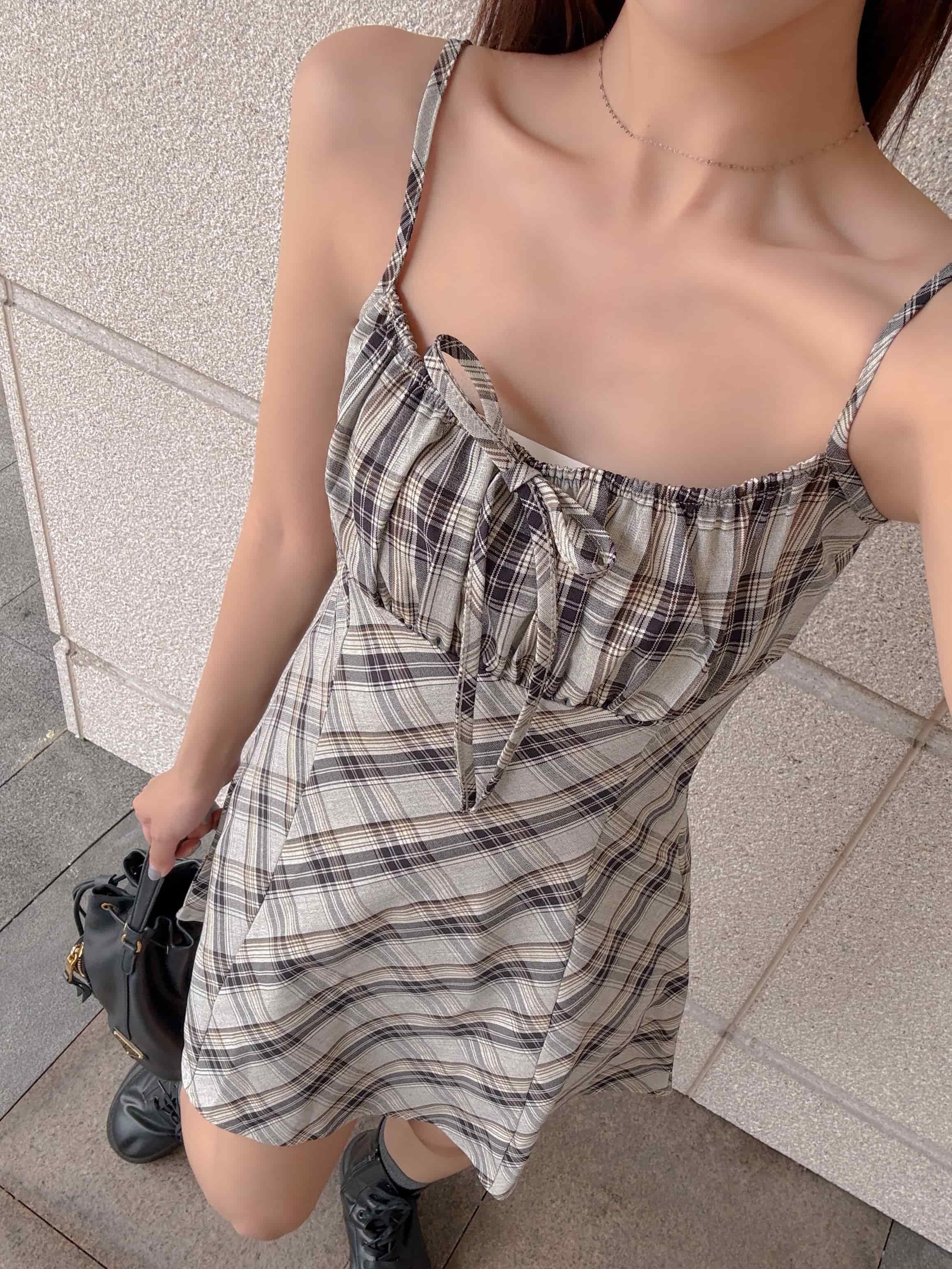 {"ARInfo":{"IsUseAR":false},"Version":"1.0.0","MakeupInfo":{"IsUseMakeup":false},"FaceliftInfo":{"IsChangeEyeLift":false,"IsChangeFacelift":false,"IsChangePostureLift":false,"IsChangeNose":false,"IsChangeFaceChin":false,"IsChangeMouth":false,"IsChangeThinFace":true},"BeautyInfo":{"IsAIBeauty":false,"OldBeautyCount":1,"IsSharpen":false,"SwitchMedicatedAcne":false,"IsBrightEyes":false,"IsOldBeauty":false,"IsReduceBlackEyes":false},"HandlerInfo":{"AppName":2},"FilterInfo":{"IsUseFilter":false}}