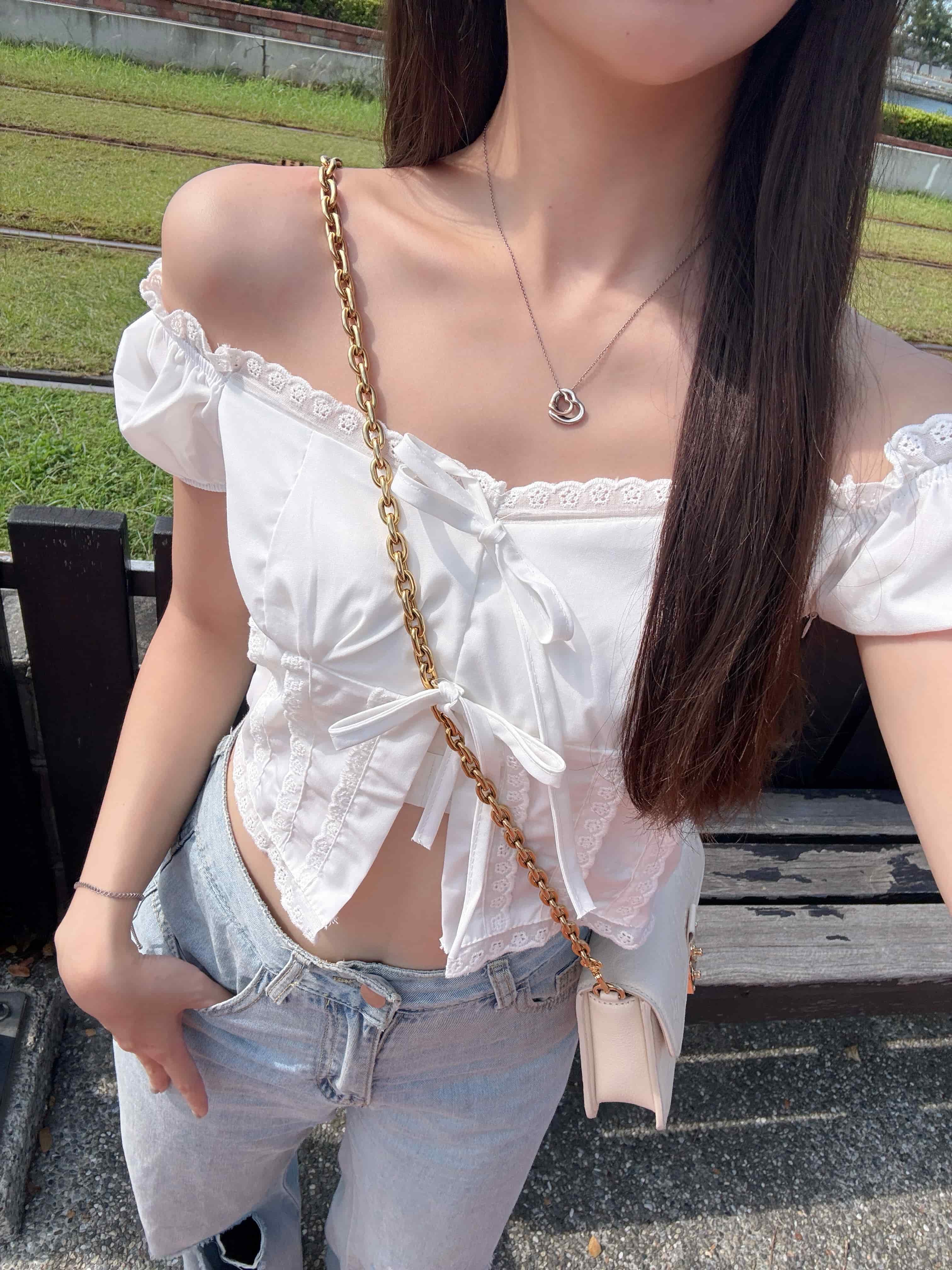 {"ARInfo":{"IsUseAR":false},"Version":"1.0.0","MakeupInfo":{"IsUseMakeup":false},"FaceliftInfo":{"IsChangeEyeLift":false,"IsChangeFacelift":false,"IsChangePostureLift":false,"IsChangeNose":false,"IsChangeFaceChin":false,"IsChangeMouth":false,"IsChangeThinFace":true},"BeautyInfo":{"IsAIBeauty":false,"OldBeautyCount":1,"IsSharpen":false,"SwitchMedicatedAcne":false,"IsBrightEyes":false,"IsOldBeauty":false,"IsReduceBlackEyes":false},"HandlerInfo":{"AppName":2},"FilterInfo":{"IsUseFilter":false}}