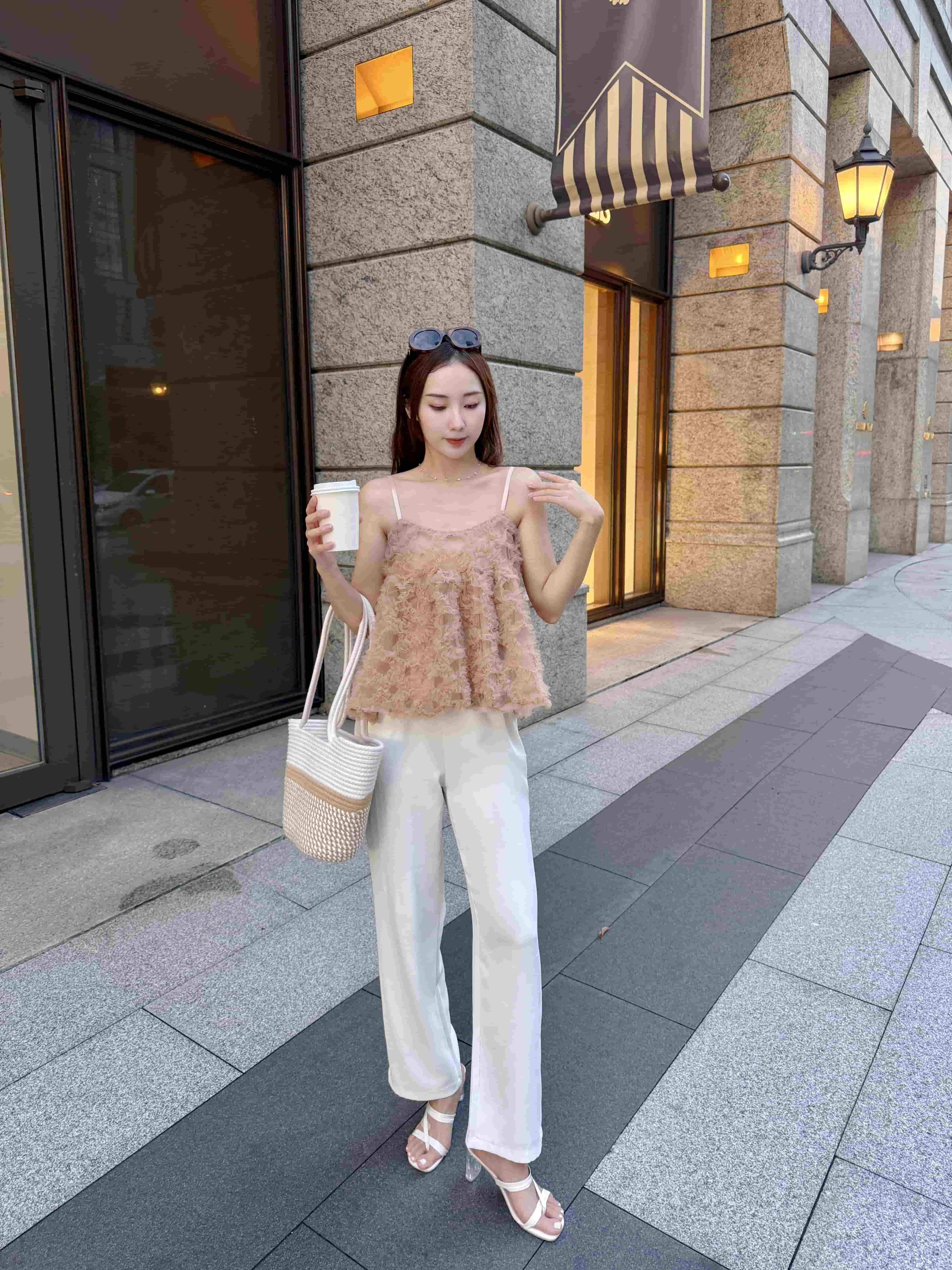 {"ARInfo":{"IsUseAR":false},"Version":"1.0.0","MakeupInfo":{"IsUseMakeup":false},"FaceliftInfo":{"IsChangeEyeLift":false,"IsChangeFacelift":false,"IsChangePostureLift":false,"IsChangeNose":false,"IsChangeFaceChin":false,"IsChangeMouth":false,"IsChangeThinFace":true},"BeautyInfo":{"IsAIBeauty":false,"OldBeautyCount":1,"IsSharpen":false,"SwitchMedicatedAcne":false,"IsBrightEyes":false,"IsOldBeauty":false,"IsReduceBlackEyes":false},"HandlerInfo":{"AppName":2},"FilterInfo":{"IsUseFilter":false}}